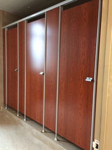 合肥公共衛(wèi)生間隔斷 公廁隔斷板材如何選擇